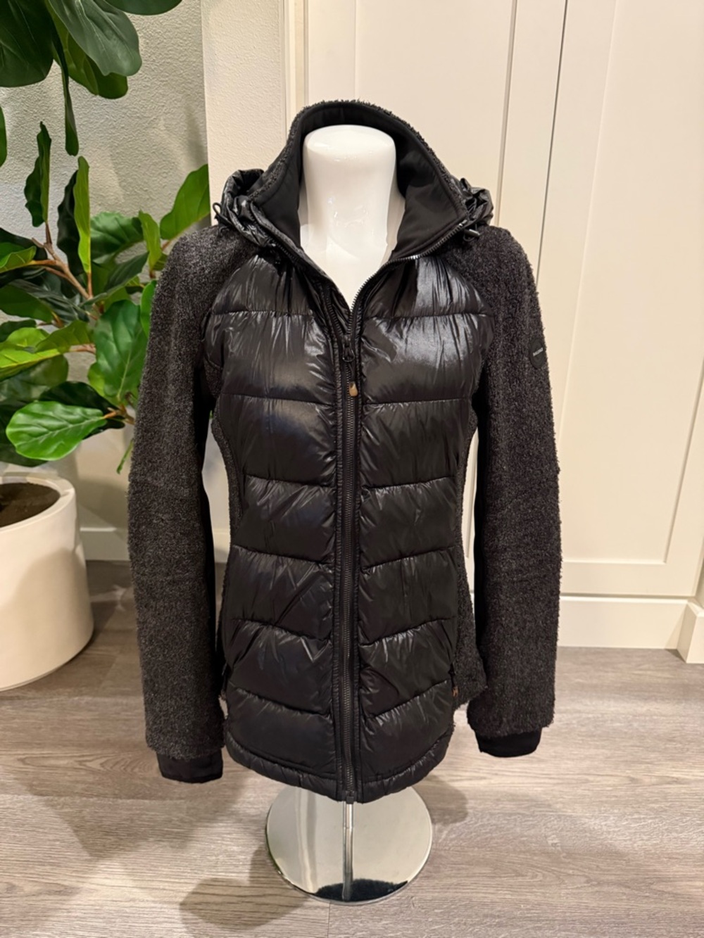 Black Hybrid Down Puffer Jacket